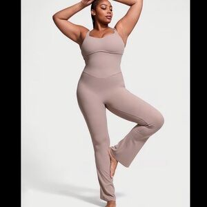 Victoria's Secret Essential Fine Lines Full-Length Jumpsuit Bootcut Size XL